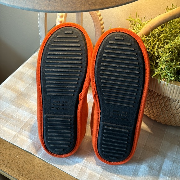 🎃 Jack o Lantern Slippers! 🎃 Dearfoams Brand. Only worn once. 👻 - Picture 4 of 6